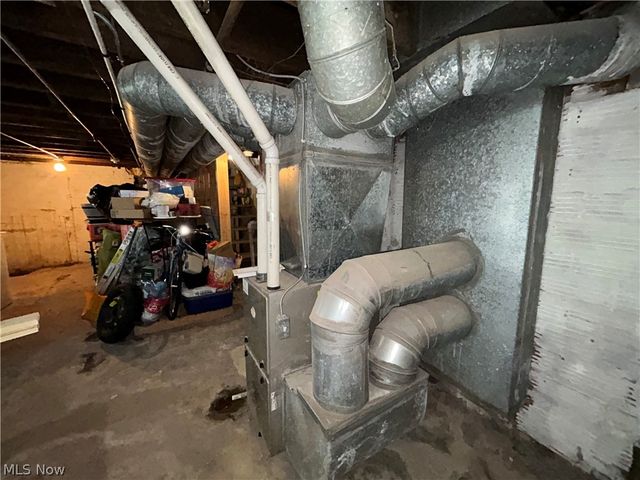 1305 W 106th Street, Cleveland, OH 44102