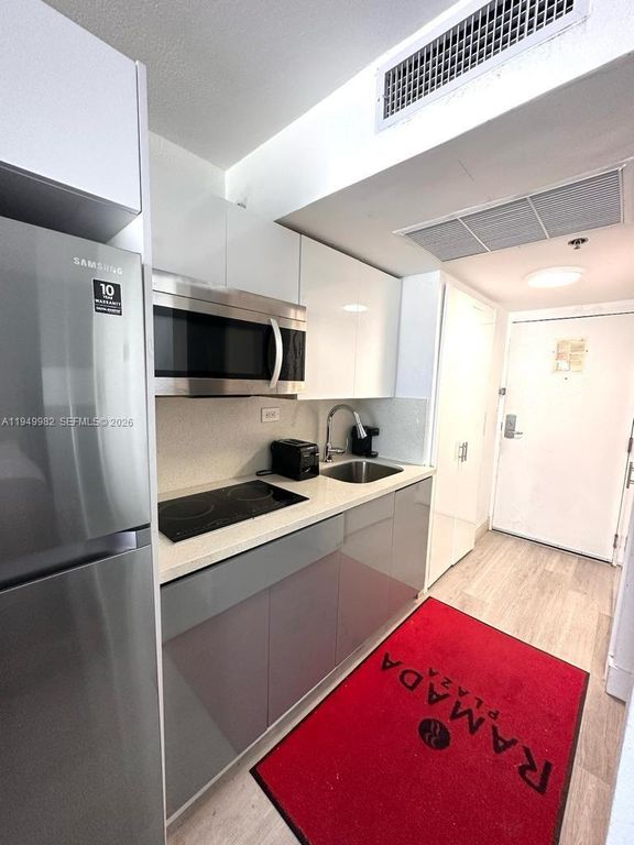 19201 Collins Ave 836, Sunny Isles Beach, FL 33160