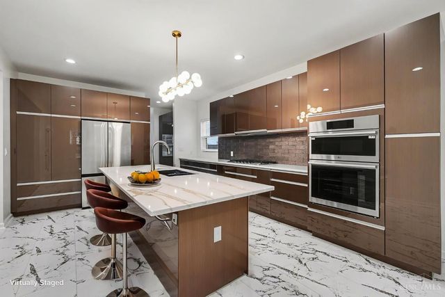 1324 Northwoods Drive, Hillsboro, OH 45133