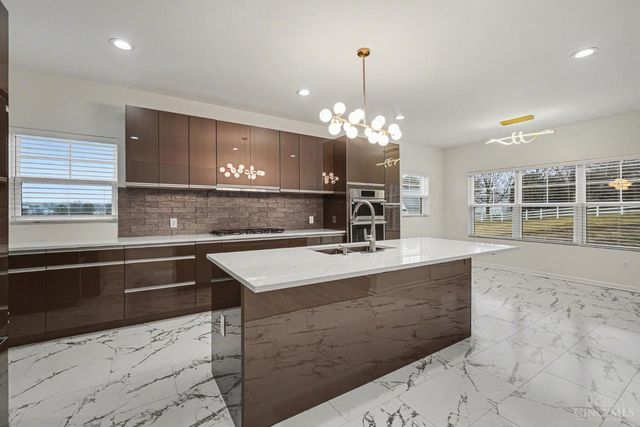 1324 Northwoods Drive, Hillsboro, OH 45133