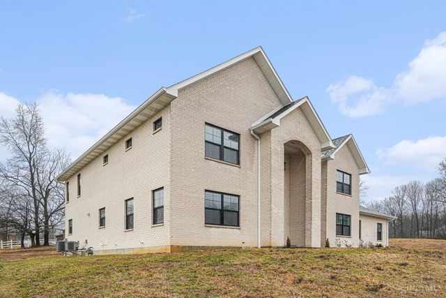 1324 Northwoods Drive, Hillsboro, OH 45133