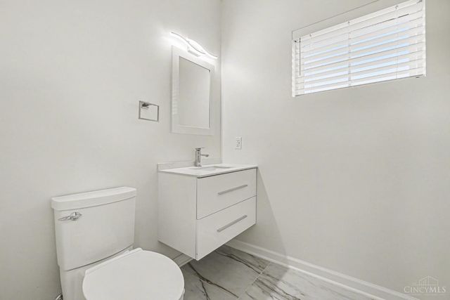 1324 Northwoods Drive, Hillsboro, OH 45133