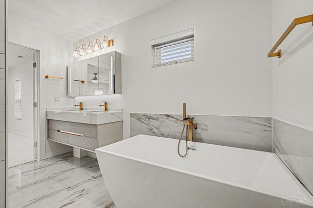 1324 Northwoods Drive, Hillsboro, OH 45133