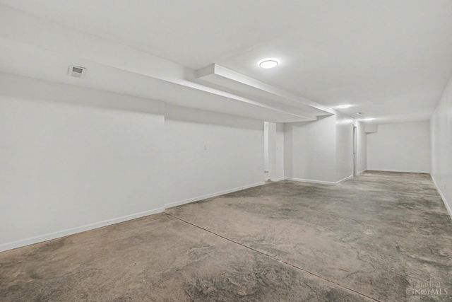 1324 Northwoods Drive, Hillsboro, OH 45133