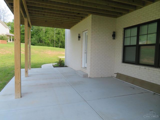 1324 Northwoods Drive, Hillsboro, OH 45133