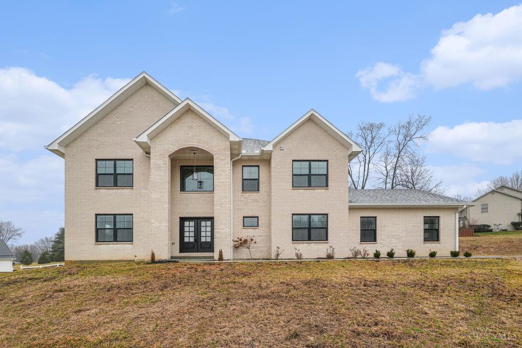 1324 Northwoods Drive, Hillsboro, OH 45133