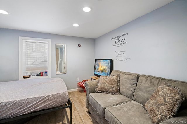 109 New York Avenue, Bay Shore, NY 11706