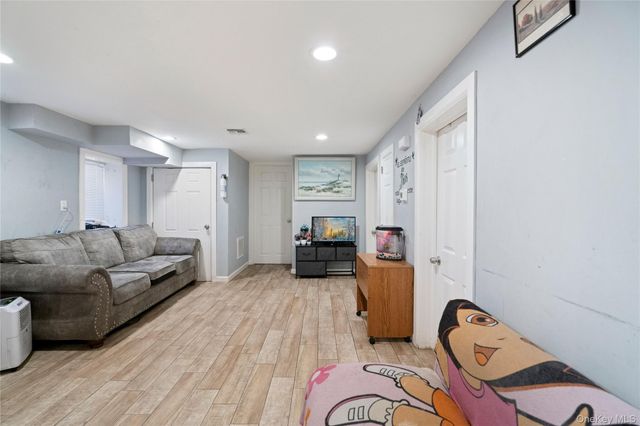 109 New York Avenue, Bay Shore, NY 11706