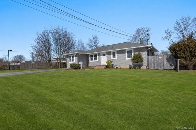 109 New York Avenue, Bay Shore, NY 11706