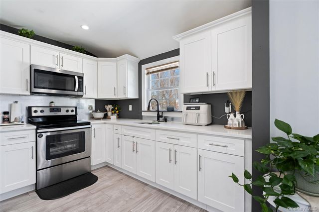 109 New York Avenue, Bay Shore, NY 11706