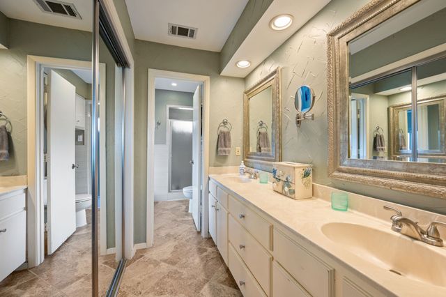 2621 Sedgeway Lane, Carrollton, TX 75006