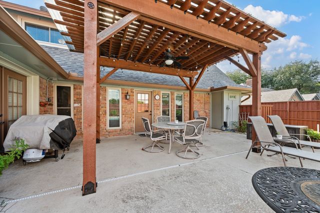 2621 Sedgeway Lane, Carrollton, TX 75006