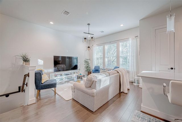 6021 Cypress Street, Houston, TX 77074
