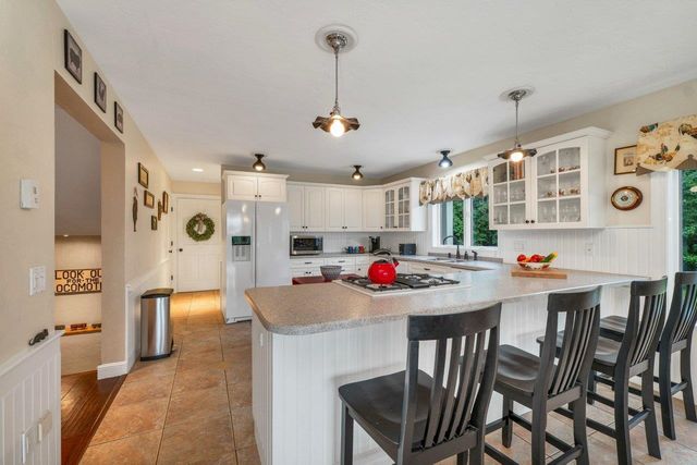 86 Corliss Hill Road, Meredith, NH 03253