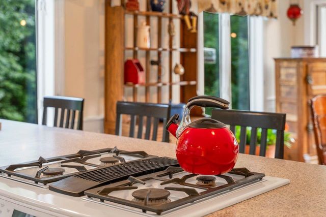 86 Corliss Hill Road, Meredith, NH 03253