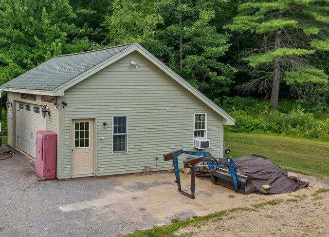 86 Corliss Hill Road, Meredith, NH 03253