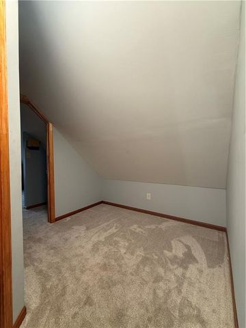 920 W 42nd Street, Kansas City, MO 64111