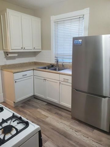 920 W 42nd Street, Kansas City, MO 64111