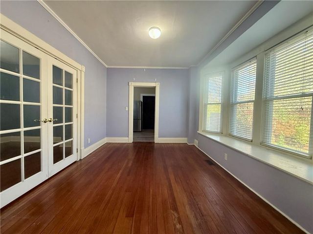 920 W 42nd Street, Kansas City, MO 64111