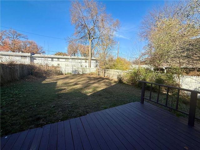 920 W 42nd Street, Kansas City, MO 64111