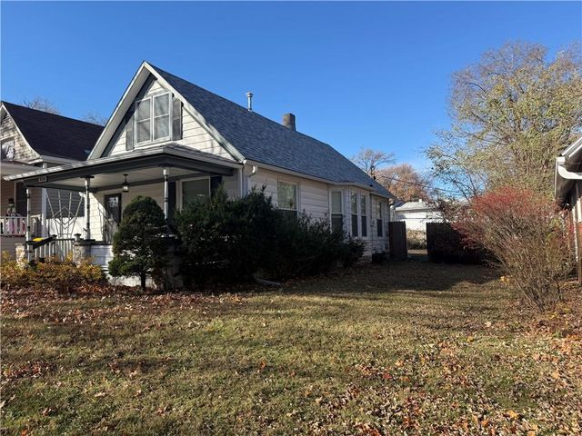 920 W 42nd Street, Kansas City, MO 64111