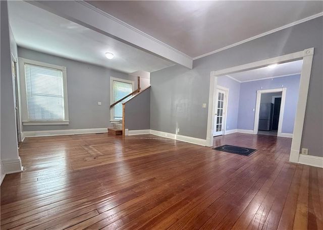 920 W 42nd Street, Kansas City, MO 64111