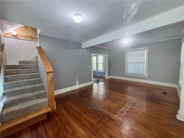 920 W 42nd Street, Kansas City, MO 64111