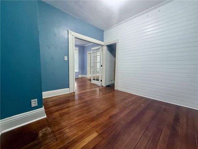 920 W 42nd Street, Kansas City, MO 64111