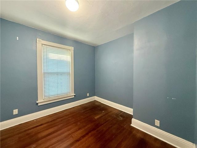 920 W 42nd Street, Kansas City, MO 64111