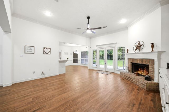 5925 Ranch Lake Drive, Magnolia, TX 77354