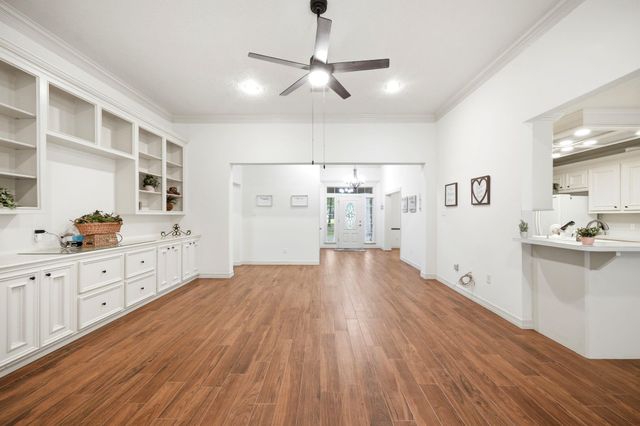 5925 Ranch Lake Drive, Magnolia, TX 77354