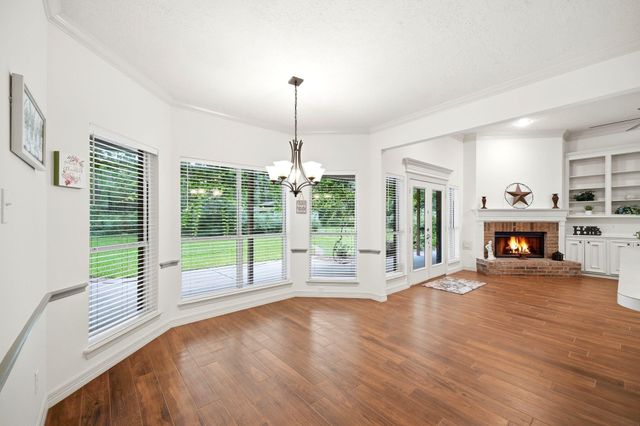 5925 Ranch Lake Drive, Magnolia, TX 77354