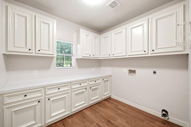 5925 Ranch Lake Drive, Magnolia, TX 77354