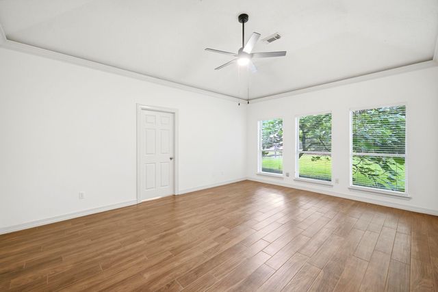 5925 Ranch Lake Drive, Magnolia, TX 77354