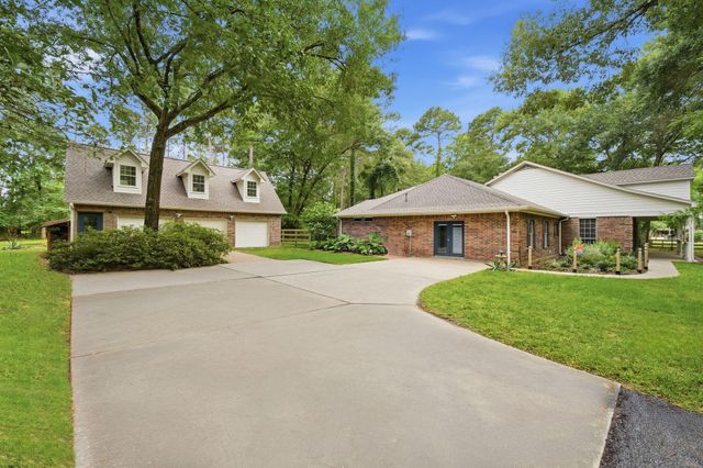 5925 Ranch Lake Drive, Magnolia, TX 77354