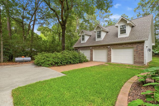 5925 Ranch Lake Drive, Magnolia, TX 77354
