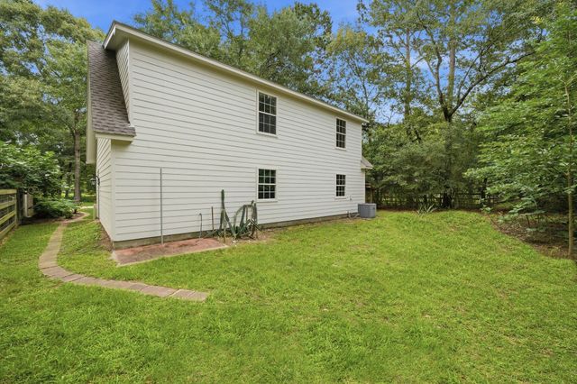 5925 Ranch Lake Drive, Magnolia, TX 77354