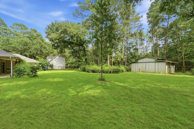 5925 Ranch Lake Drive, Magnolia, TX 77354
