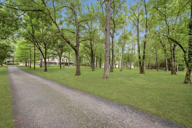 5925 Ranch Lake Drive, Magnolia, TX 77354