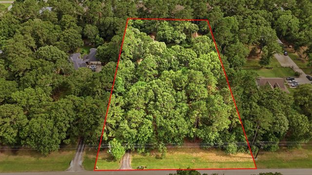 5925 Ranch Lake Drive, Magnolia, TX 77354