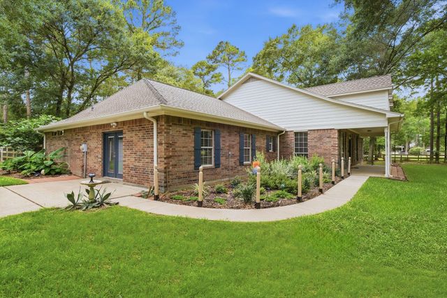 5925 Ranch Lake Drive, Magnolia, TX 77354