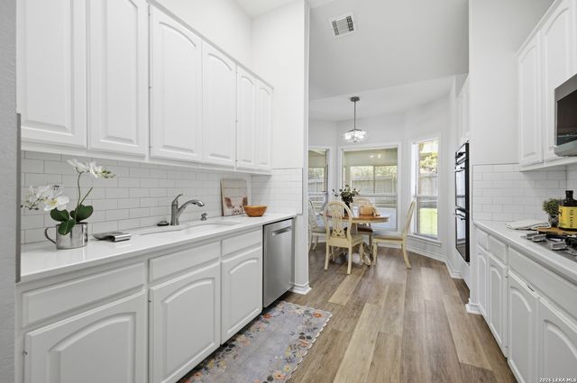 9710 Mid Circle, San Antonio, TX 78230