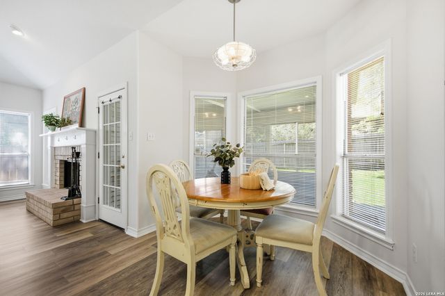 9710 Mid Circle, San Antonio, TX 78230