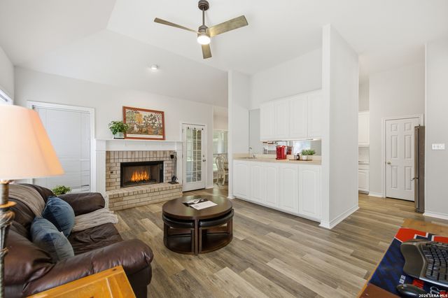 9710 Mid Circle, San Antonio, TX 78230