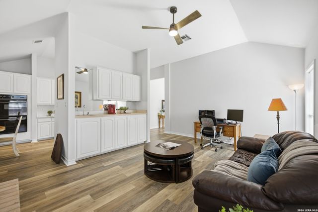 9710 Mid Circle, San Antonio, TX 78230