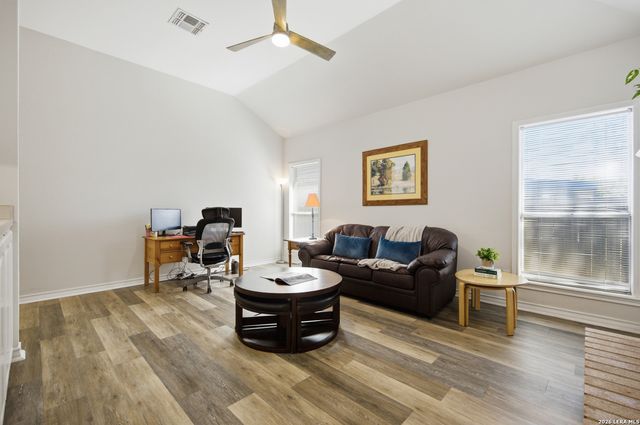 9710 Mid Circle, San Antonio, TX 78230