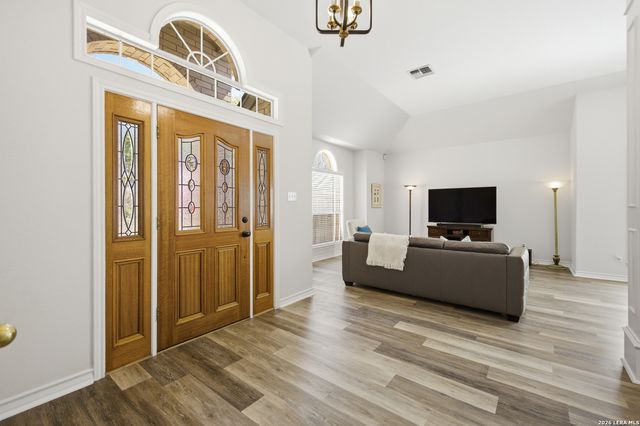 9710 Mid Circle, San Antonio, TX 78230