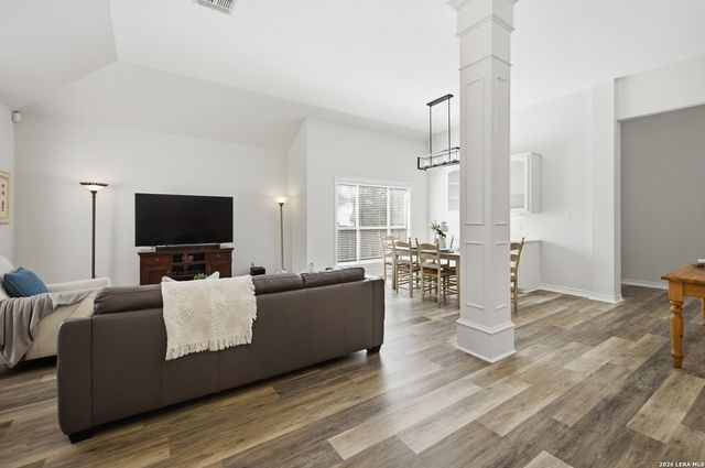 9710 Mid Circle, San Antonio, TX 78230