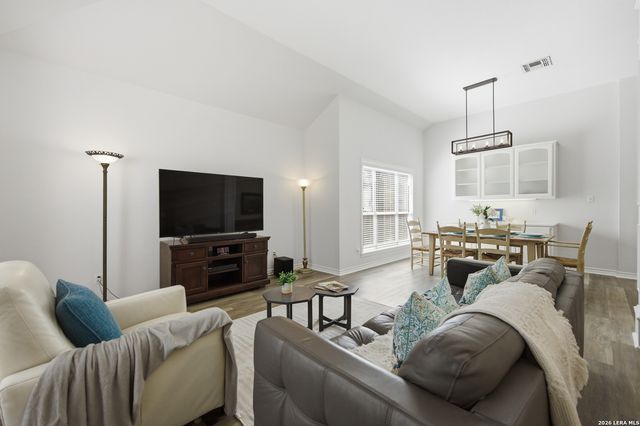 9710 Mid Circle, San Antonio, TX 78230