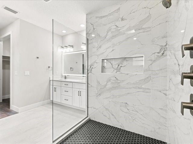 2011 RECKER HIGHWAY, Winter Haven, FL 33880